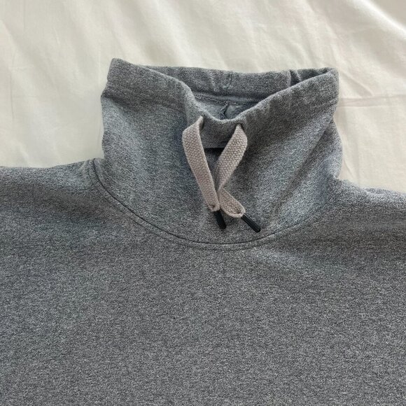 Under Armour Gray White Long Sleeve Cropped Cowl Neck Sweater | Size L - Picture 3 of 6
